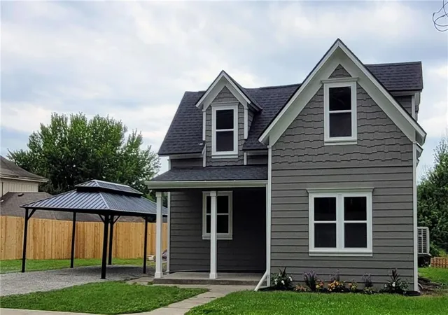Photo 1 of Single family home for sale at 102 N Country Clb Dr, Rock Port, MO 64482 | MLS# 2635961 | Listing updated on 2026-10-17