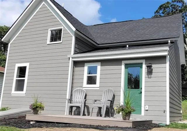 Photo 3 of Single family home for sale at 102 N Country Clb Dr, Rock Port, MO 64482 | MLS# 2635961 | Listing updated on 2026-10-17