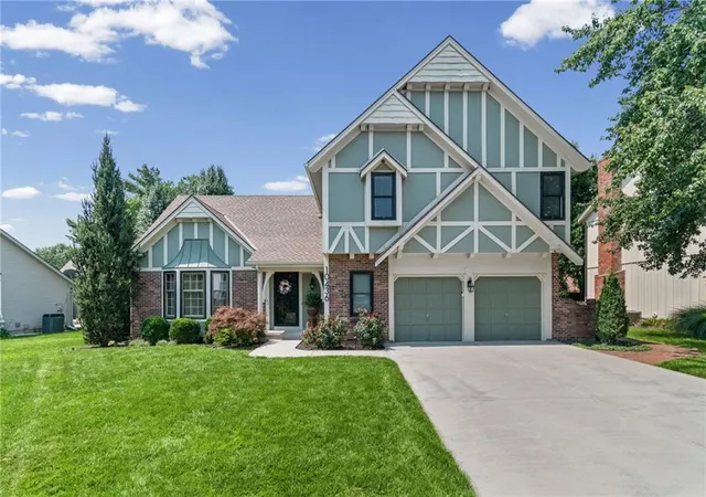 Photo 1 of Sale Pending at 10436 Flint St, Overland Park, KS 66214 | MLS# 2635963 | Listing updated on 2026-09-04