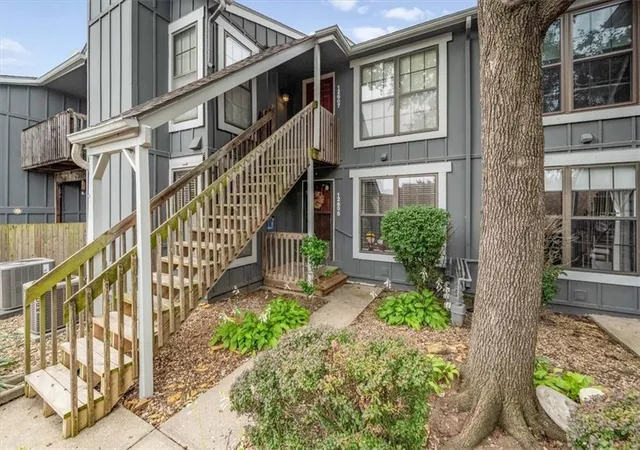 2nd image of 12605 W 110th Ter, Overland Park, KS 66210 | MLS# 2635964