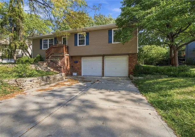 Photo 2 of Single family home for sale at 106 N Cleveland Ave, Belton, MO 64012 | MLS# 2635965 | Listing updated on 2026-10-15