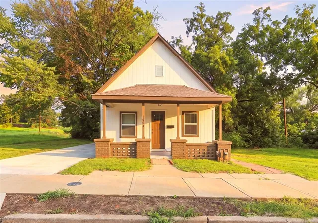 Photo 1 of Sale Pending at 1604 N 9th Street, Kansas City, KS 66101 | MLS# 2635968 | Listing updated on 2026-08-31