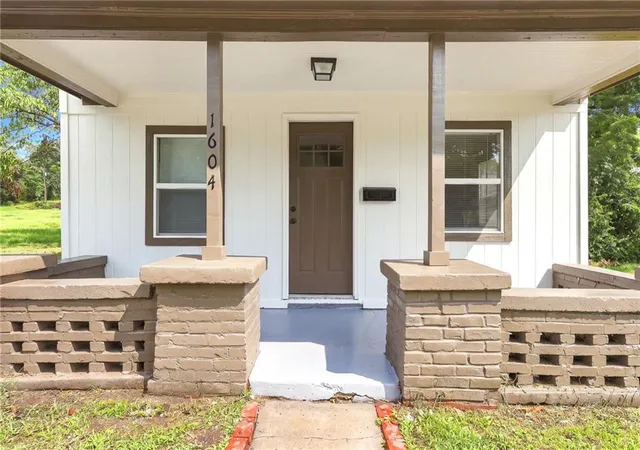 Photo 4 of Sale Pending at 1604 N 9th Street, Kansas City, KS 66101 | MLS# 2635968 | Listing updated on 2026-08-31
