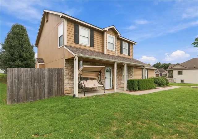 Photo 3 of Single family home for sale at 1526 Maple St, Eudora, KS 66025 | MLS# 2635971 | Listing updated on 2026-10-08