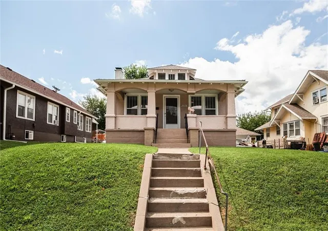 1st image of 1424 S 37Th St, Kansas City, KS 66106 | MLS# 2635972