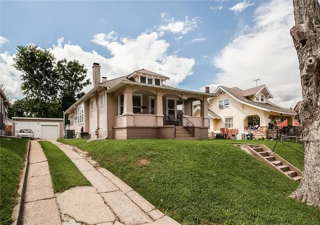 2nd image of 1424 S 37Th St, Kansas City, KS 66106 | MLS# 2635972