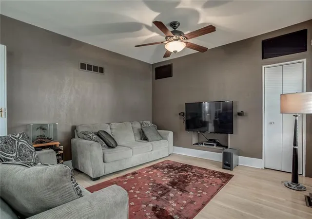 3rd image of 1424 S 37Th St, Kansas City, KS 66106 | MLS# 2635972