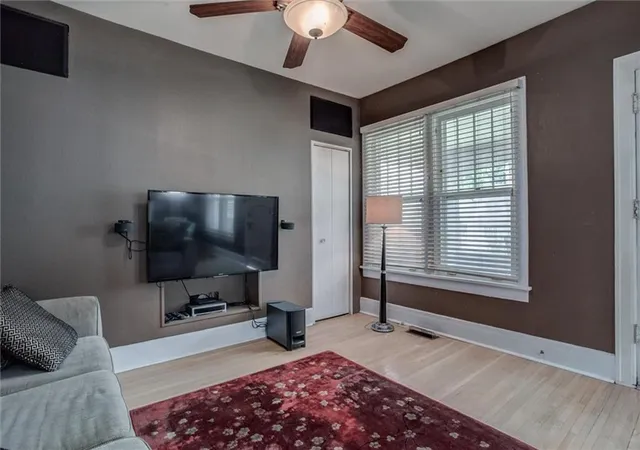 5th image of 1424 S 37Th St, Kansas City, KS 66106 | MLS# 2635972