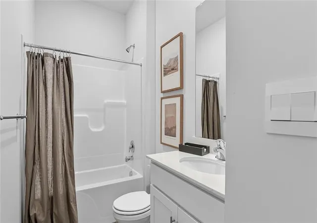 Photo 4 of Single family home for sale at 10705 N Richmond Ave, Kansas City, MO 64157 | MLS# 2635973 | Listing updated on 2026-10-08