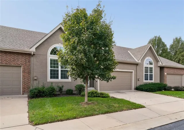 Photo 2 of Single family home for sale at 15621 W 61st Street, Shawnee, KS 66217 | MLS# 2635978 | Listing updated on 2026-10-23