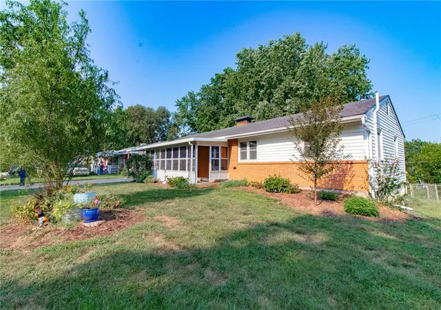1st image of 1608 Lee Ln, Pleasant Hill, MO 64080 | MLS# 2635982