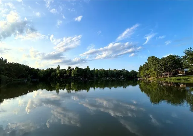 4th image of 101 Linn Valley Dr, Linn Valley, KS 66040 | MLS# 2635983