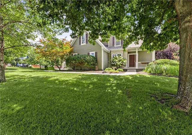2nd image of 6001 Lone Elm Rd, Shawnee, KS 66218 | MLS# 2635995