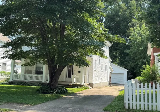 1st image of 1811 South St, Lexington, MO 64067 | MLS# 2636001