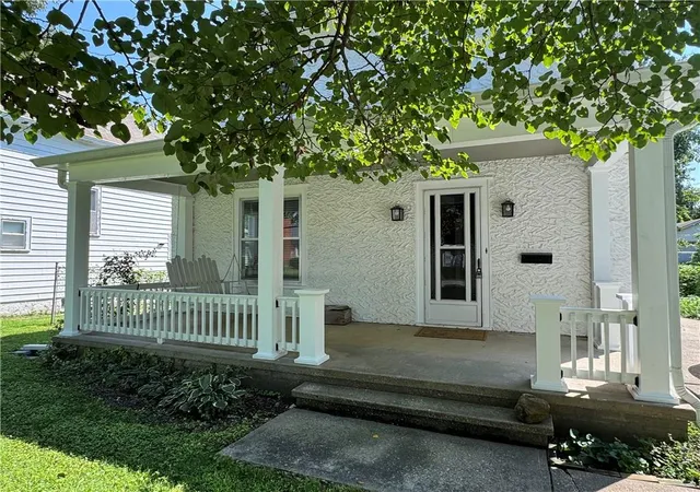 2nd image of 1811 South St, Lexington, MO 64067 | MLS# 2636001