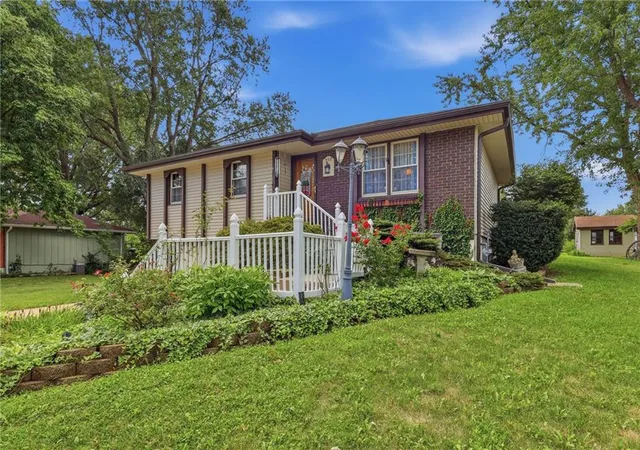 Photo 1 of Sale Pending at 407 Ne 113th Street, Kansas City, MO 64155 | MLS# 2636014 | Listing updated on 2026-08-22