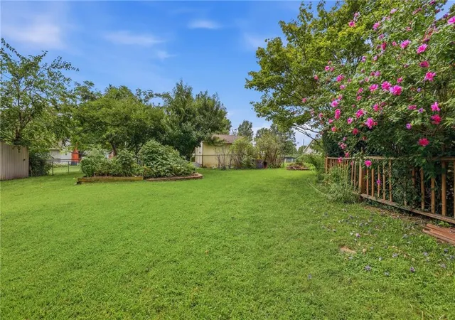 Photo 2 of Sale Pending at 407 Ne 113th Street, Kansas City, MO 64155 | MLS# 2636014 | Listing updated on 2026-08-22