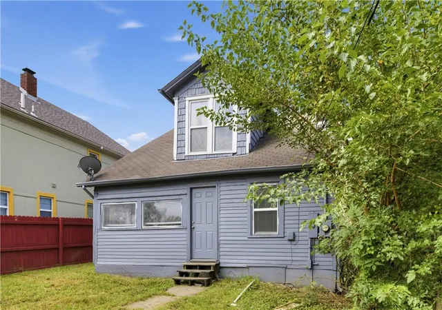 Photo 4 of Single family home for sale at 1933 N 26th Street, Kansas City, KS 66104 | MLS# 2636015 | Listing updated on 2026-09-23