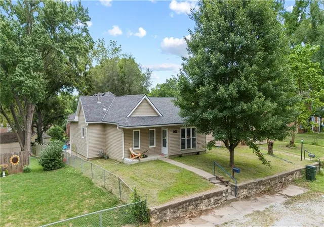 Photo 1 of Sale Pending at 906 N 8th Street, Leavenworth, KS 66048 | MLS# 2636019 | Listing updated on 2026-09-05