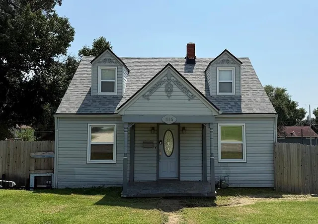 1st image of 1115 Metropolitan Ave, Leavenworth, KS 66048 | MLS# 2636020