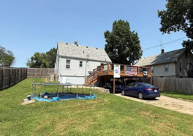 Photo 3 of Single family home for sale at 1115 Metropolitan Ave, Leavenworth, KS 66048 | MLS# 2636020 | Listing updated on 2026-09-29