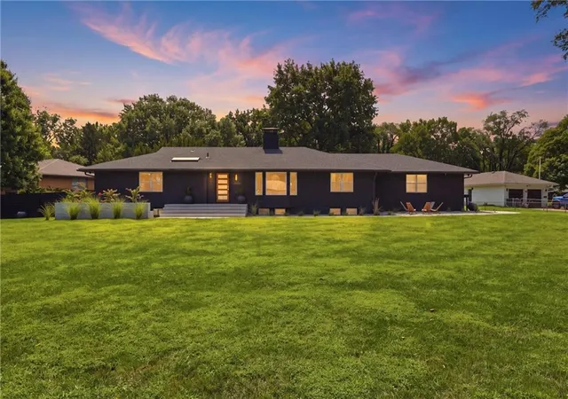 Photo 2 of Single family home for sale at 11405 Glen Arbor Ter, Kansas City, MO 64114 | MLS# 2636029 | Listing updated on 2026-08-29