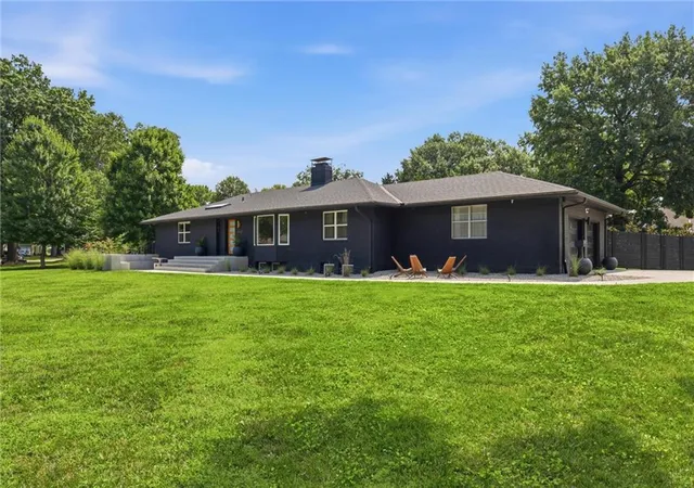 Photo 4 of Single family home for sale at 11405 Glen Arbor Ter, Kansas City, MO 64114 | MLS# 2636029 | Listing updated on 2026-08-29