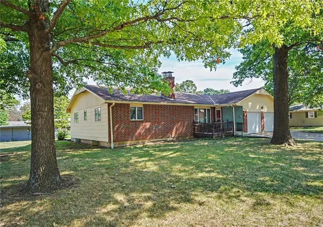 3rd image of 305 E Monroe St, Garnett, KS 66032 | MLS# 2636030