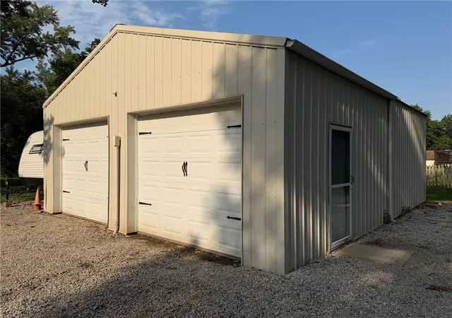 Photo 3 of Single family home for sale at 1800 E Mechanic Ave, Independence, MO 64050 | MLS# 2636036 | Listing updated on 2026-09-04