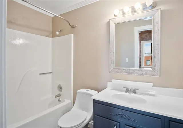 Photo 5 of Condo for sale at 113 W 5th Street #303, Kansas City, MO 64105 | MLS# 2636038 | Listing updated on 2026-08-20