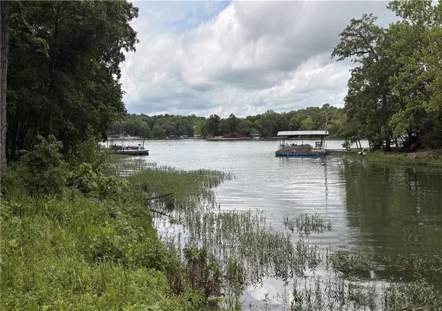 1st image of 18 Lakeview Dr, La Cygne, KS 66040 | MLS# 2636041