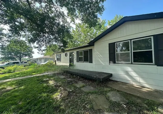 4th image of 205 Se 16Th St, Lee's Summit, MO 64081 | MLS# 2636045