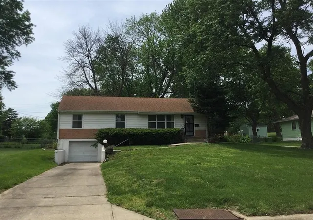 5th image of 205 Se 16th St, Lee's Summit, MO 64081 | MLS# 2636045