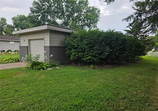 11th image of 504 Utah St, Pittsburg, KS 66762 | MLS# 2636049