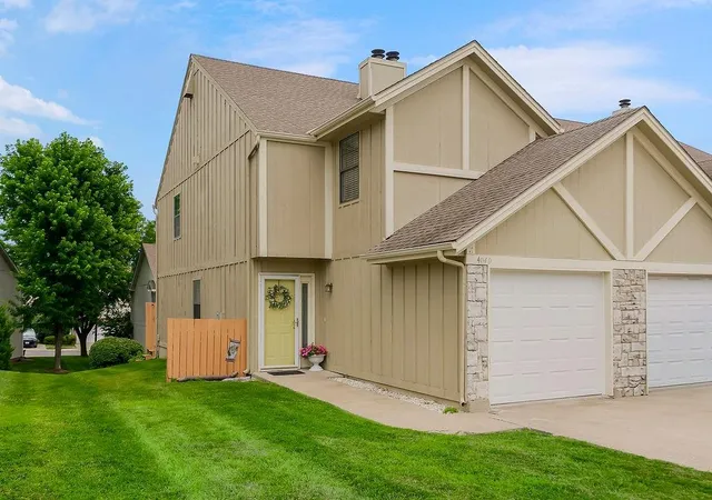 2nd image of 404 Ne 6th St #D, Blue Springs, MO 64014 | MLS# 2636052