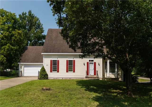 1st image of 1201 9th Street, Baldwin City, KS 66006 | MLS# 2636054