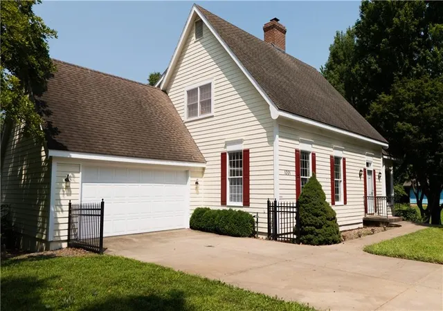 2nd image of 1201 9th Street, Baldwin City, KS 66006 | MLS# 2636054