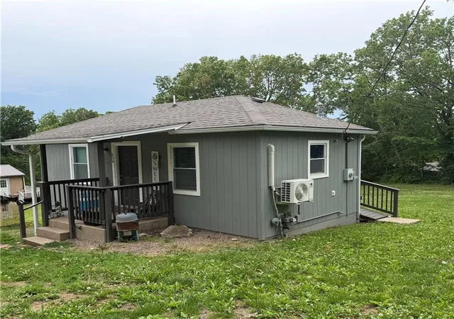 2nd image of 604 S Second St, Richmond, MO 64085 | MLS# 2636057