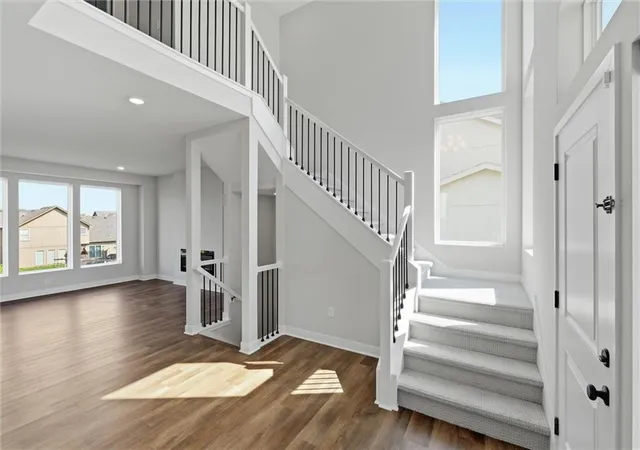Photo 3 of Single family home for sale at 413 Woodview Dr, Raymore, MO 64083 | MLS# 2636061 | Listing updated on 2026-08-29