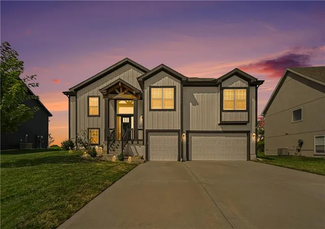 Photo 2 of Single family home for sale at 6004 Ne 120th Street, Kansas City, MO 64156 | MLS# 2636072 | Listing updated on 2026-09-21