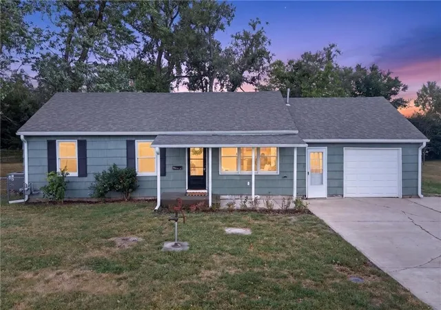 Photo 1 of Sale Pending at 1037 S Brockway St, Olathe, KS 66061 | MLS# 2636075 | Listing updated on 2026-09-27