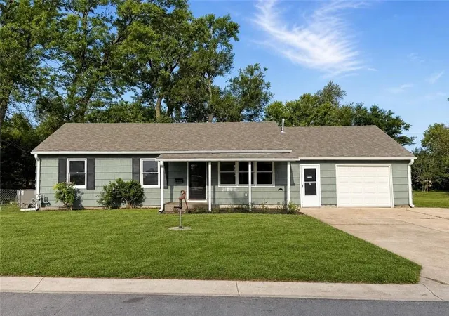 20th image of 1037 S Brockway St, Olathe, KS 66061 | MLS# 2636075