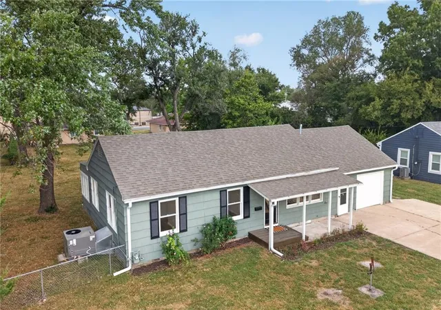 Photo 2 of Sale Pending at 1037 S Brockway St, Olathe, KS 66061 | MLS# 2636075 | Listing updated on 2026-09-27