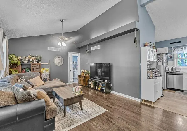 3rd image of 7414 Park Forest Ln, Kansas City, MO 64152 | MLS# 2636076