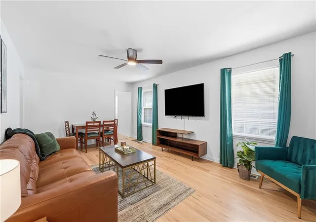 Photo 3 of Sale Pending at 601 W 86th Terrace, Kansas City, MO 64114 | MLS# 2636077 | Listing updated on 2026-09-04