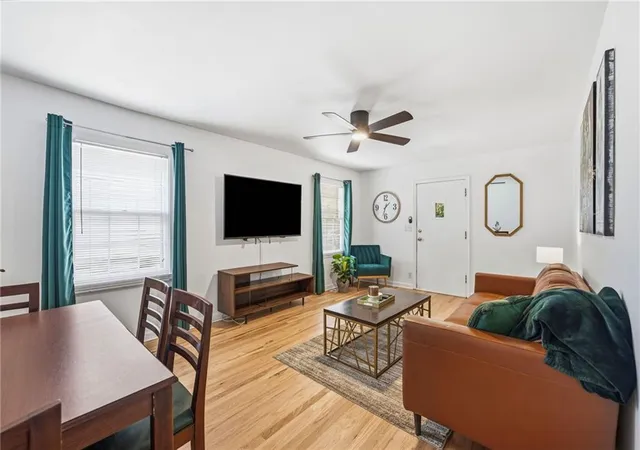 Photo 4 of Sale Pending at 601 W 86th Terrace, Kansas City, MO 64114 | MLS# 2636077 | Listing updated on 2026-09-04