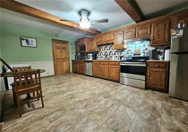 Photo 3 of Single family home for sale at 870 Hwy K 171, Pittsburg, KS 66762 | MLS# 2636080 | Listing updated on 2026-10-02