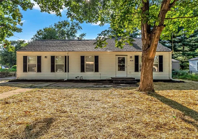 1st image of 408 Zoe St, Buckner, MO 64016 | MLS# 2636088