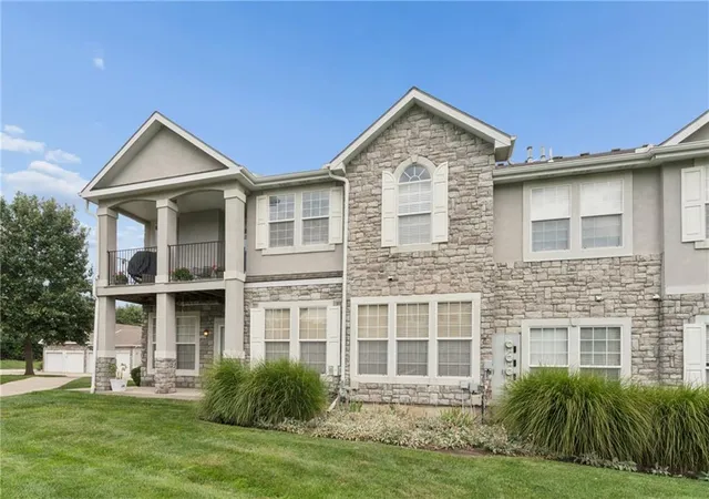 3rd image of 15945 S Crestview Dr, Olathe, KS 66062 | MLS# 2636115