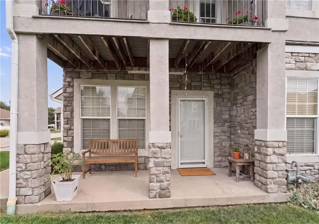5th image of 15945 S Crestview Dr, Olathe, KS 66062 | MLS# 2636115